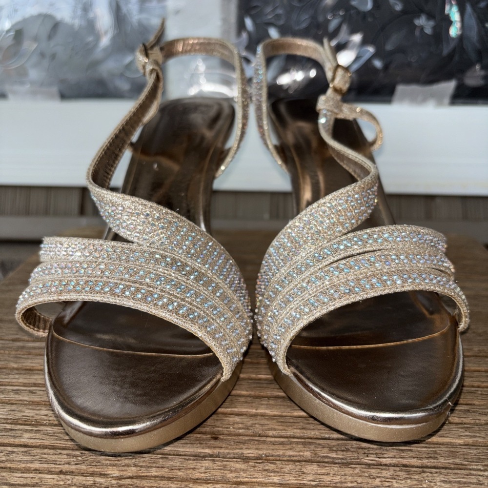SILVER SLIPPER GOLD/BRONZE 4 IN. HEEL ANTI- SLIP GRIPPING WOMENS  8.5 W